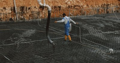 Beton für Fundamente mischen