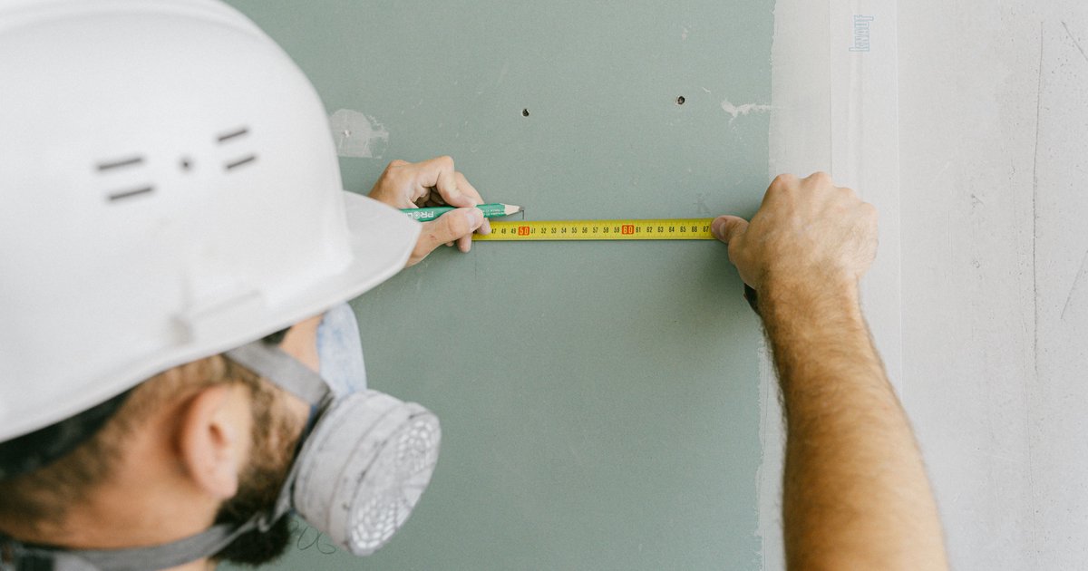 Randstreifen für Estrich verlegen: Schritt für Schritt