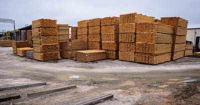 Baustoffe kaufen: Holz und Alternativen