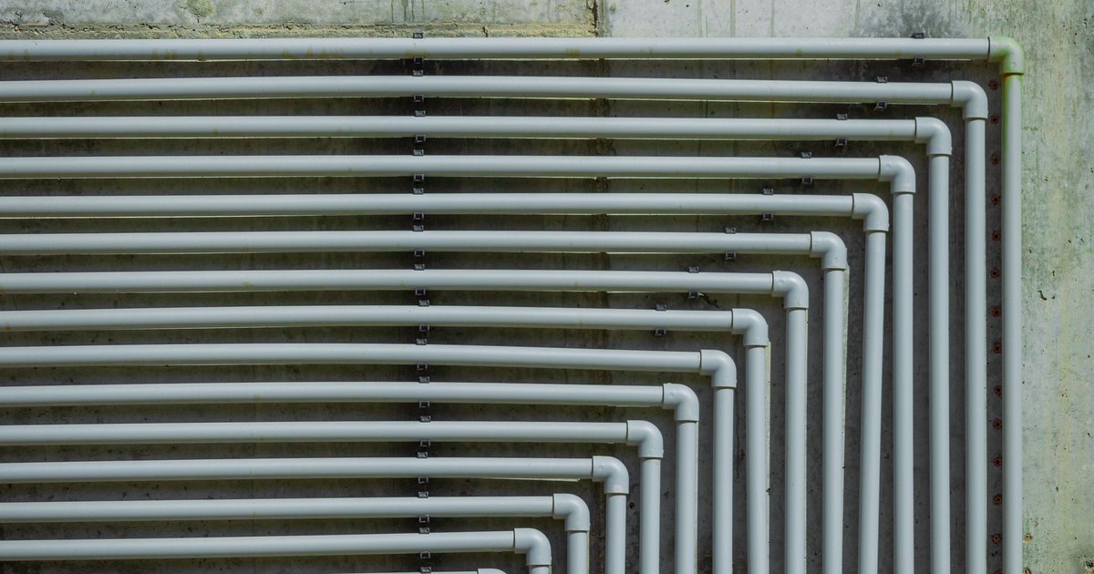 Wasserleitungen unter Estrich verlegen: Regeln